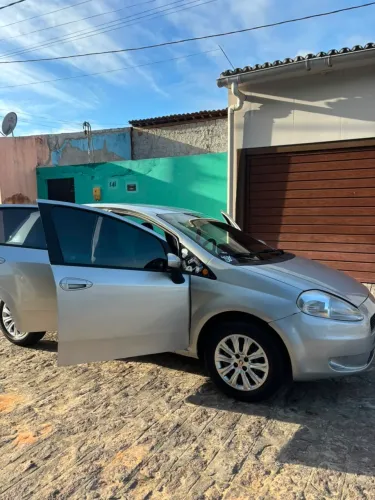 Fiat Punto Attractive 1.4 Fire Flex 8V 5P 2012