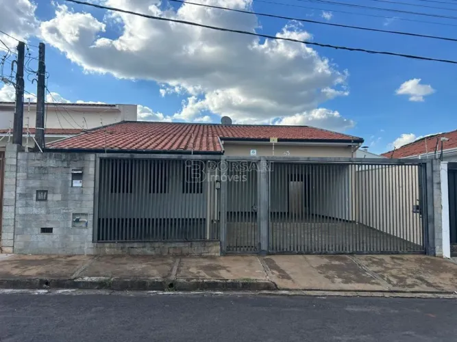 Venda de Casas / Padrão na cidade de Araraquara