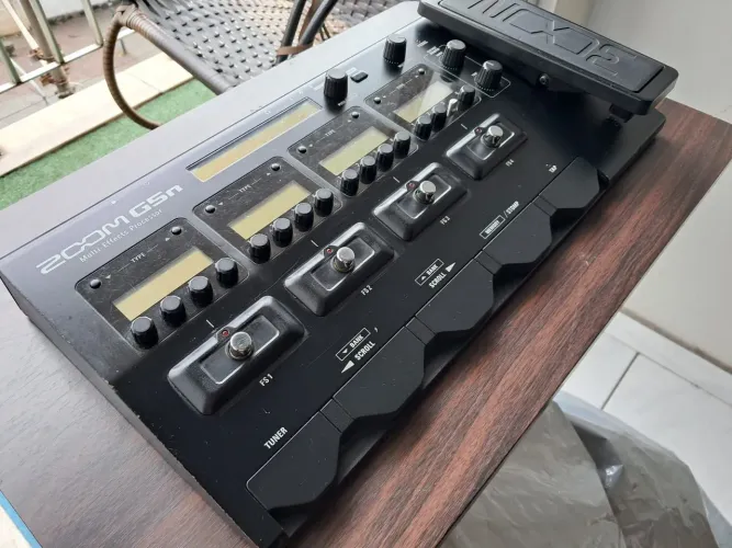 Pedaleira Zoom G5n Multi-effects Processor para Guitarra + Hard Case de brinde!