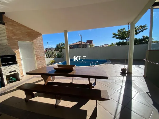 Casa espaçosa com vista para o mar em localização privilegiada no Itaguaçu