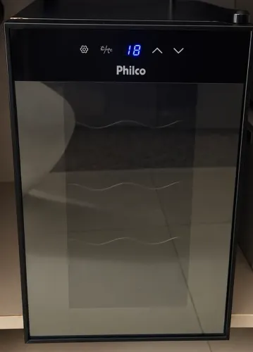 Adega Climatizada Philco 8 Garrafas - Display Digital