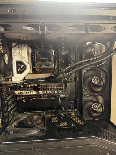 Pc gamer Ryzen 7 7800X3D | Rtx 5060 Ti 8gb | 16gb 5200mhz | 1tb
