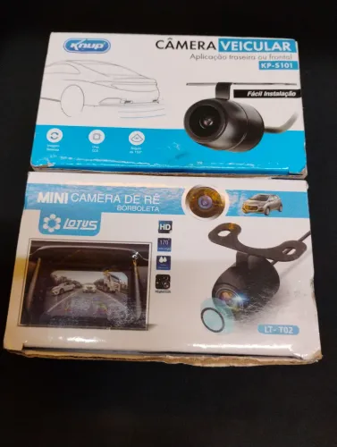 Camera de ré nunca usadas duas $160 reais pra vender logo 