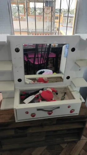 CAMARIM DE MAQUIAGEM