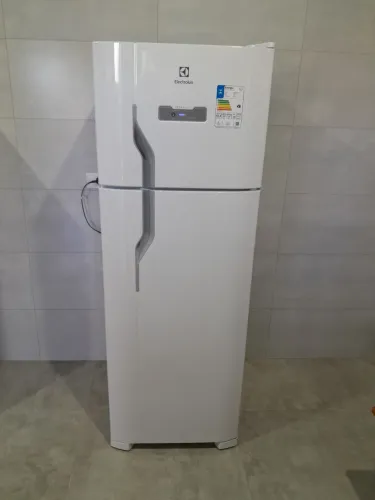 Geladeira Electrolux Frost Free 127v novíssima
