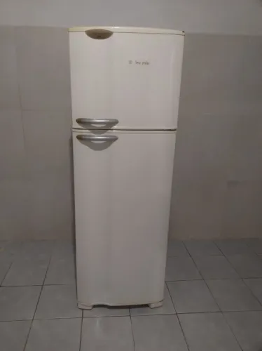 Geladeira dúplex Electrolux frosfree