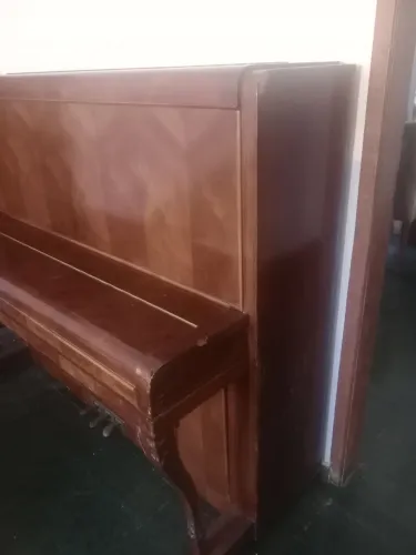Conjunto de instrumentos : piano, 2 violões e guitarra