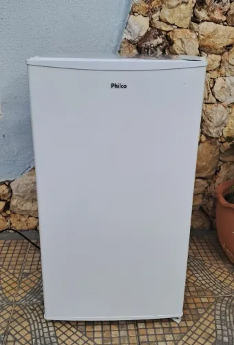 Frigobar Philco - Semi-Novo - Branco - 76 L - gelando perfeitamente - 110 v
