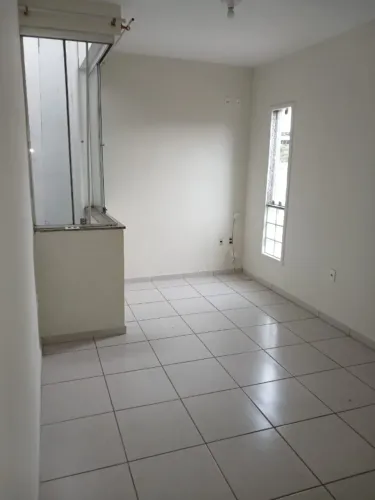 Aluga-se apartamento