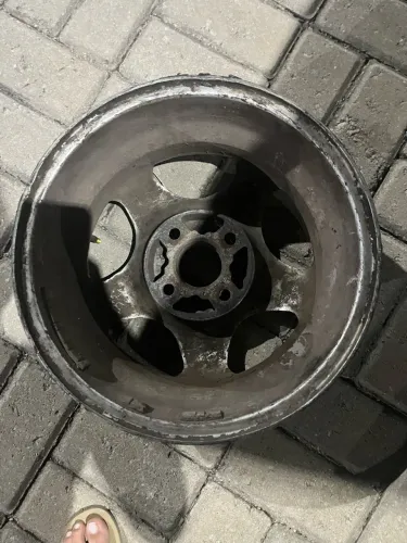 Aro de pneu 13