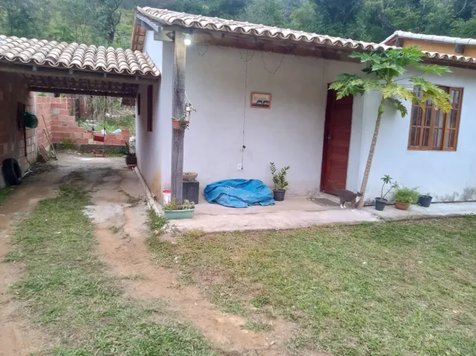 Vendo Chácara com casa no Córrego da Luz/Casimiro de Abreu RJ
