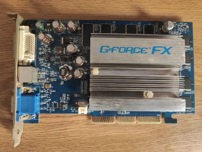 Geforce FX 5200EP 128mb vga dvi