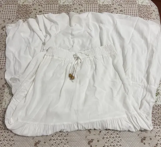 Saias branca e rosa / Preço por unidade
