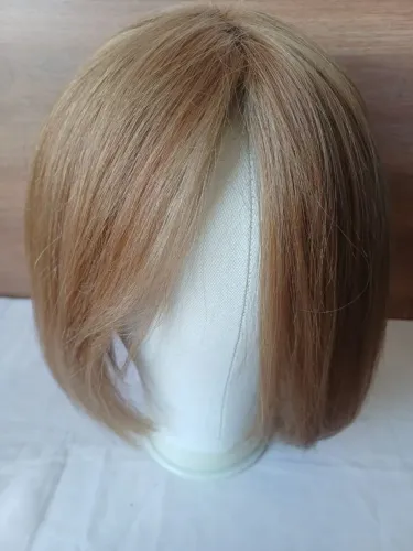 Prótese feminina de cabelo natural