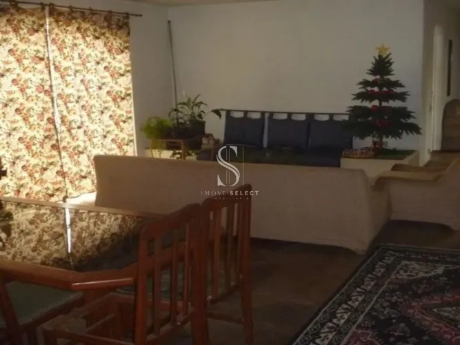 Sobrado de 500m² com 4 suítes e 5 vagas em Vila Monumento - São Paulo