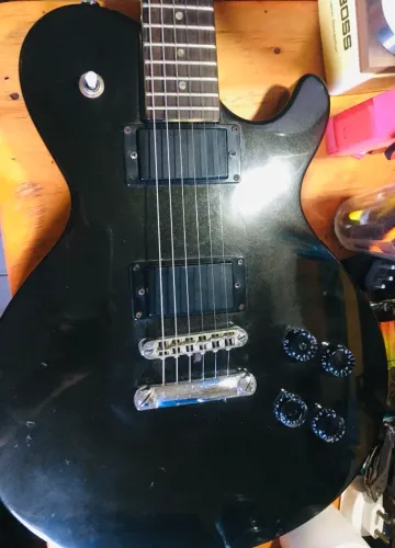 Guitarra DEAN les paul timbre excelente