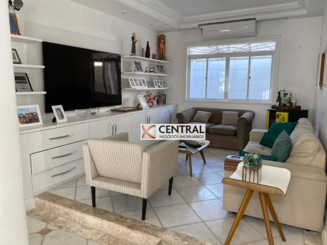 Casa com 6 dormitórios à venda, 403 m² por R$ 1.950.000,00 - Vilas do Atlântico - Lauro de