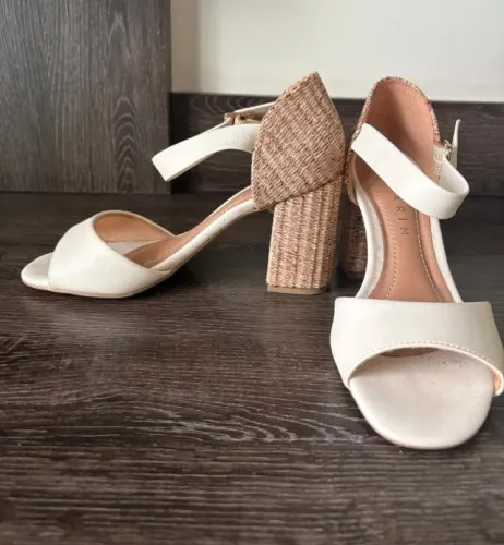 Sandália Ramarim e/ou Vizzano - n° 34