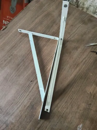 Mão Francesa 40cm x 23,5cm<br><br>Valor: R$12,00 as duas unidades.