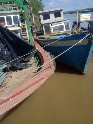 Vendo está embarcação