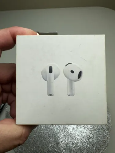 AirPods 4 Apple