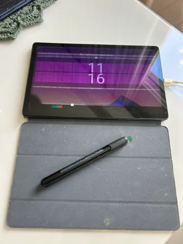Tablet Lenovo P11 com tela quebrada