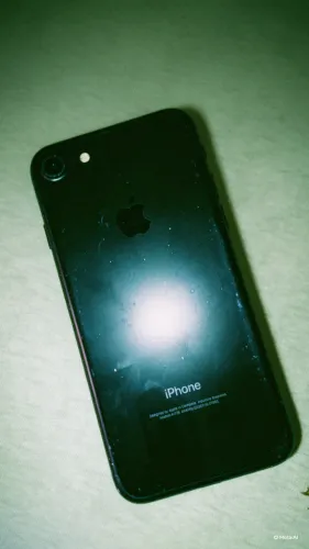 iPhone 7 Preto - Para Conserto ou Peças (Defeito na Bateria/Conector + Detalhe na Tela)