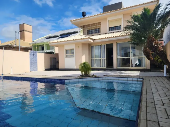 Casa com 5 dormitórios à venda em Coqueiros