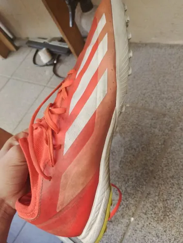 Chuteira society Adidas linda