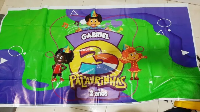 Vendo painel de lona 3 palavrinhas personalizado.