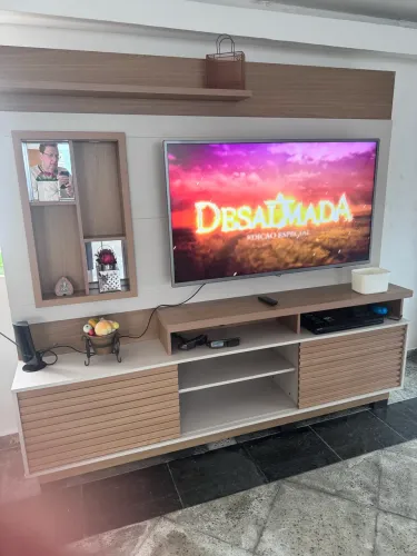 Rack com painel para TV