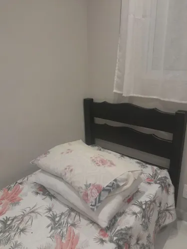 Cama madeira maciça solteiro