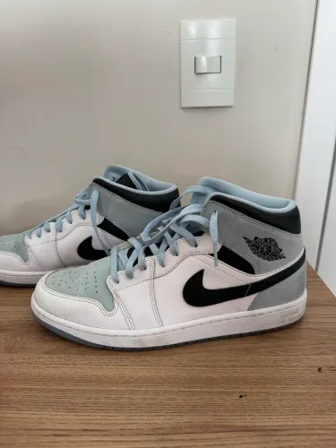Air Jordan 1 Mid ?Ice Blue?