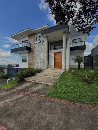 Residência em lote de esquina com marcenaria Parma no Residencial Alvim em Juiz de Fora (M