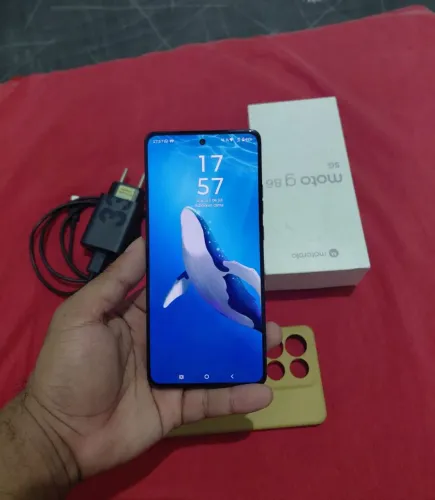 Moto G86 com 256 gb de armazenamento e 8 de RAM 