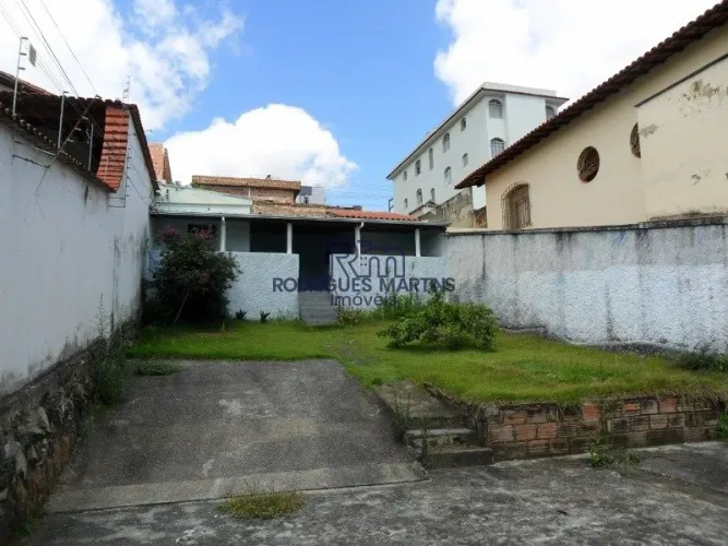 Lote 300m² à venda no Caiçara