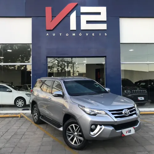 Toyota Hilux SW4 SRX 4X4 2.8 TDI 16V Dies. Aut. 2017