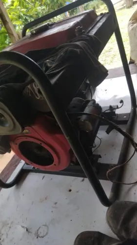 Gerador de energia 5 Kva, partida elétrica e a diesel.