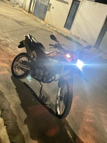 Vende-se Xre 300