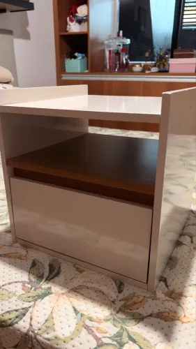 Mesa de cabeceira