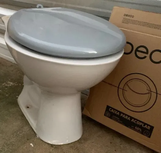 Vaso com caixa usada em bom estado