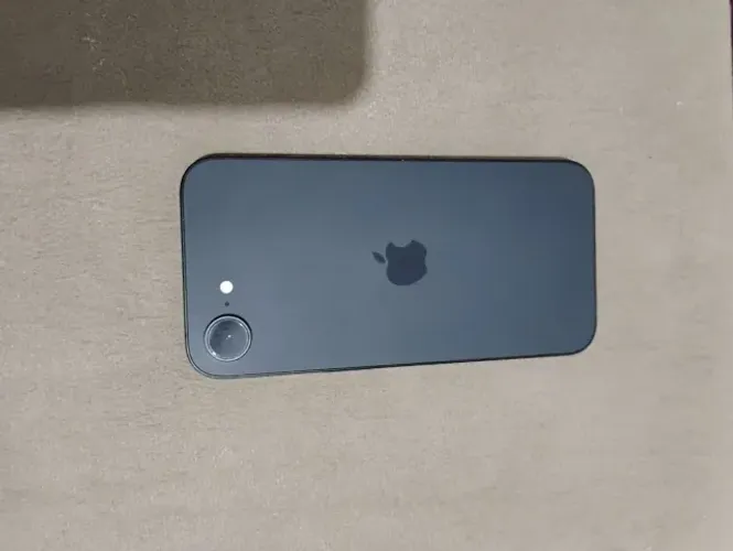 Iphone 16e - 128GB - Bateria 98% - 11meses de uso c/ nota fiscal