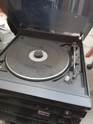 Som toca discos Philips retro. Anos 80. Não funciona só para decoração ou retirada de péca