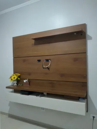 Painel com LED para TV até 75"