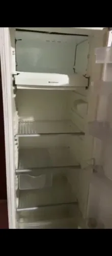 Retirada de peças geladeira continental