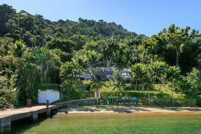 Casa com praia particular pé na areia com 8 quartos à venda, 1300 m² por R$ 17.000.000