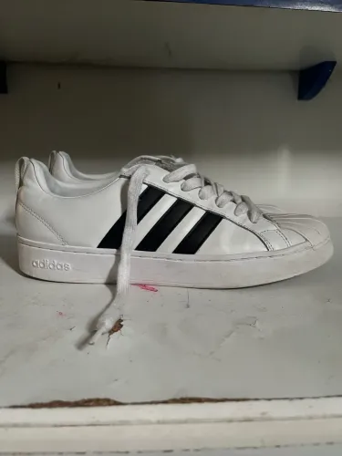 Tênis Adidas