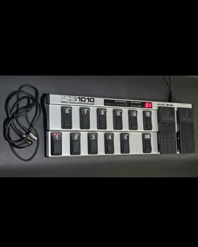 Behringer FCB1010
