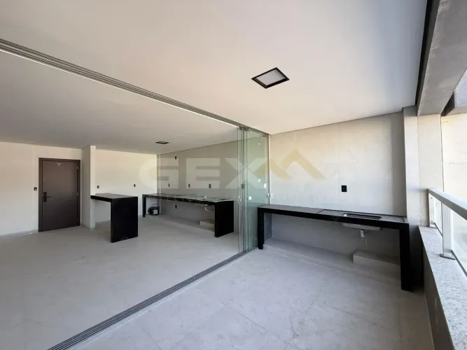 Apartamento à venda no Centro, 3 quartos sendo 1 suíte e 2 vagas.