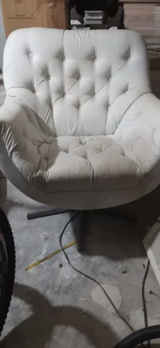 Poltrona clara Pequim pés giratória